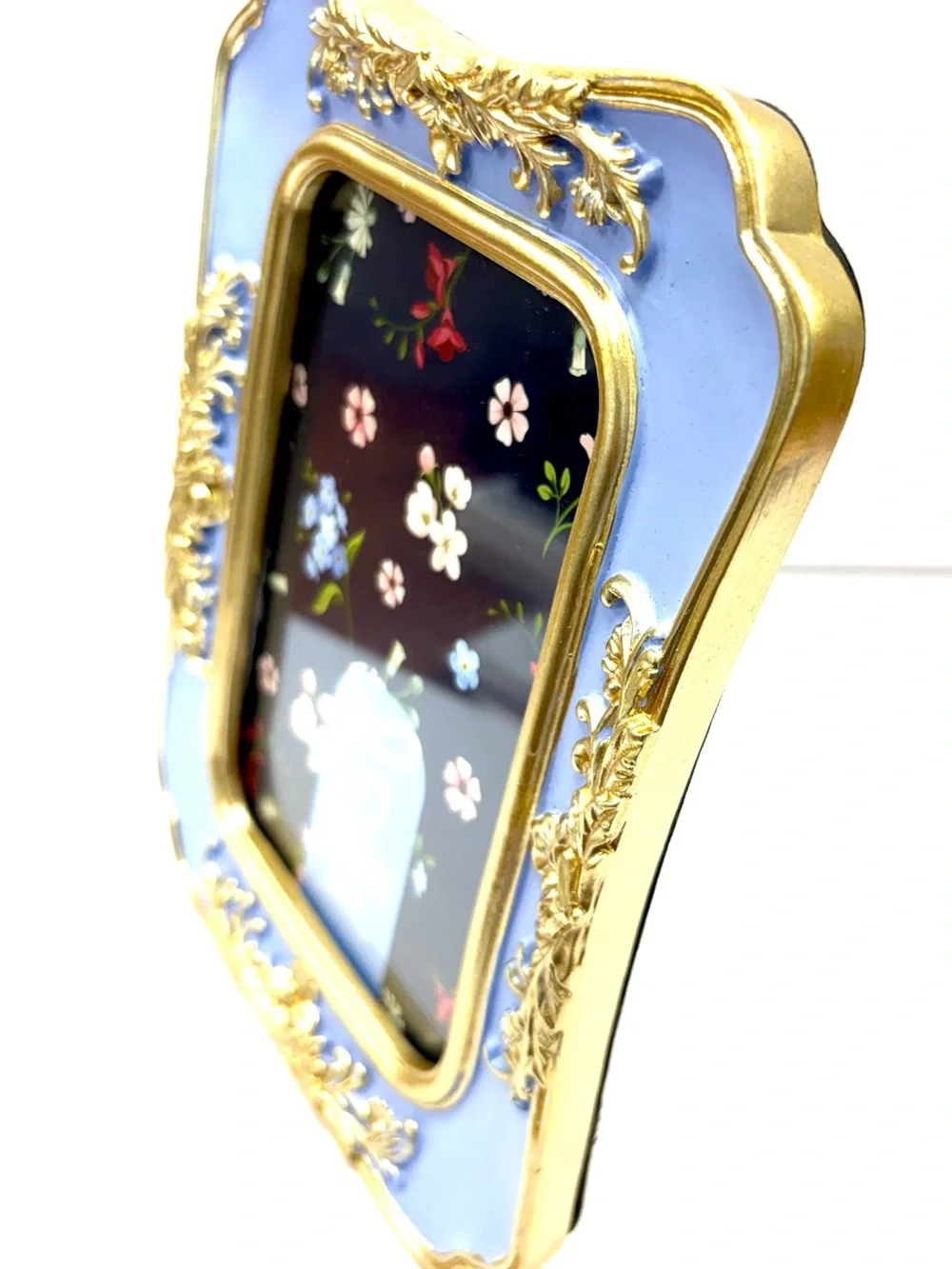 Carr picture frame